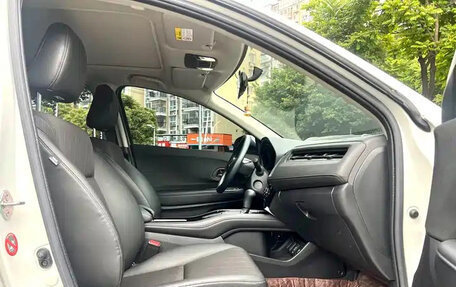 Honda Vezel, 2021 год, 1 199 000 рублей, 7 фотография