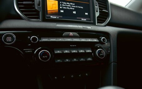 KIA Sportage IV рестайлинг, 2018 год, 2 225 000 рублей, 15 фотография