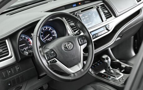 Toyota Highlander III, 2019 год, 2 995 000 рублей, 9 фотография