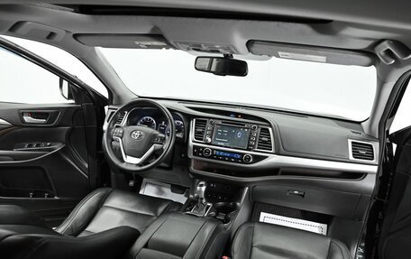 Toyota Highlander III, 2019 год, 2 995 000 рублей, 13 фотография