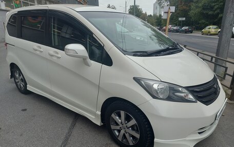 Honda Freed I, 2010 год, 1 080 000 рублей, 2 фотография