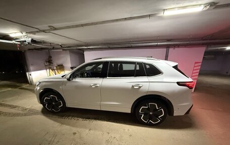 Volkswagen Tiguan, 2024 год, 4 400 000 рублей, 3 фотография