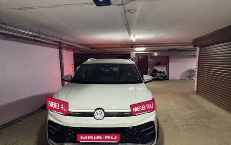 Volkswagen Tiguan, 2024 год, 4 400 000 рублей, 4 фотография