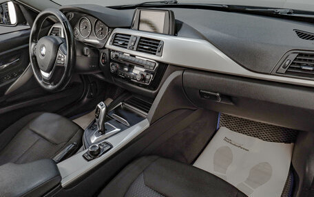 BMW 3 серия, 2017 год, 1 919 000 рублей, 10 фотография