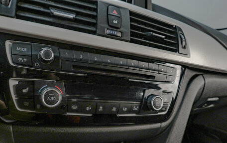 BMW 3 серия, 2017 год, 1 919 000 рублей, 14 фотография