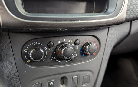 Renault Sandero II рестайлинг, 2016 год, 700 000 рублей, 20 фотография