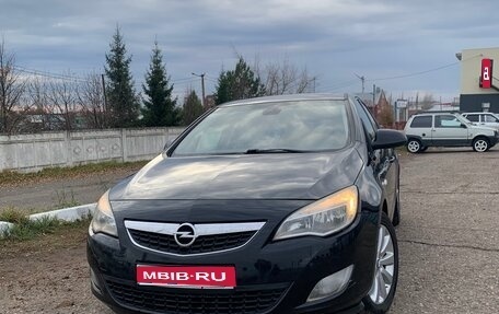 Opel Astra J, 2011 год, 650 000 рублей, 1 фотография