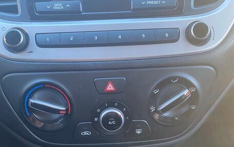 Hyundai Solaris II рестайлинг, 2018 год, 935 000 рублей, 1 фотография