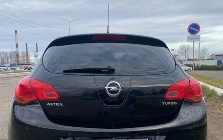 Opel Astra J, 2011 год, 650 000 рублей, 2 фотография