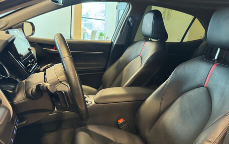 Toyota Camry, 2021 год, 3 790 000 рублей, 10 фотография