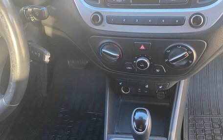 Hyundai Solaris II рестайлинг, 2018 год, 935 000 рублей, 5 фотография