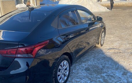 Hyundai Solaris II рестайлинг, 2018 год, 935 000 рублей, 10 фотография