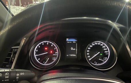 Toyota Camry, 2019 год, 2 400 000 рублей, 5 фотография