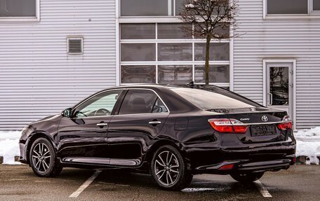 Toyota Camry, 2018 год, 1 955 000 рублей, 3 фотография