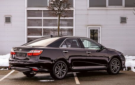 Toyota Camry, 2018 год, 1 955 000 рублей, 6 фотография