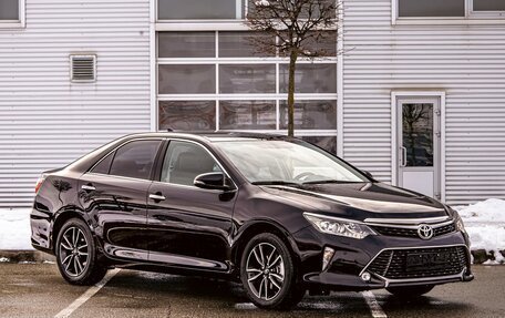 Toyota Camry, 2018 год, 1 955 000 рублей, 4 фотография