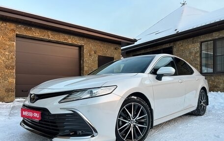 Toyota Camry, 2021 год, 3 530 000 рублей, 1 фотография