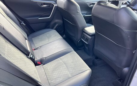 Toyota RAV4, 2025 год, 4 080 000 рублей, 17 фотография