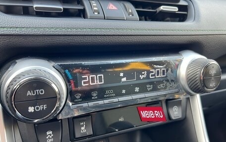 Toyota RAV4, 2025 год, 4 080 000 рублей, 25 фотография