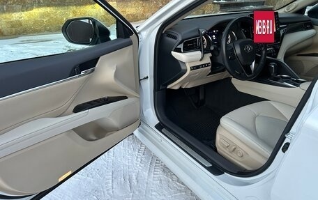 Toyota Camry, 2021 год, 3 530 000 рублей, 4 фотография