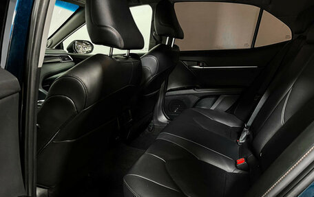 Toyota Camry, 2019 год, 3 150 000 рублей, 10 фотография