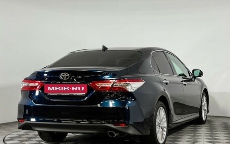 Toyota Camry, 2019 год, 3 150 000 рублей, 5 фотография