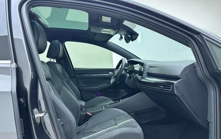 Volkswagen Golf VIII, 2021 год, 2 100 000 рублей, 10 фотография