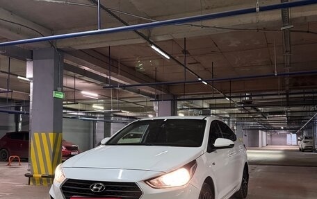 Hyundai Solaris II рестайлинг, 2018 год, 1 320 000 рублей, 1 фотография