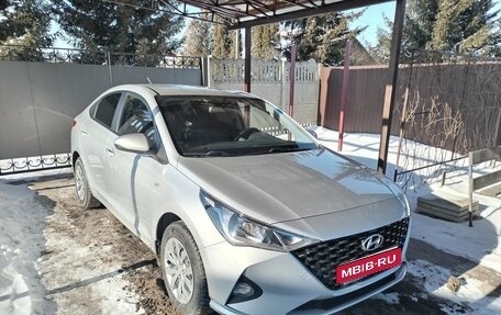 Hyundai Solaris II рестайлинг, 2021 год, 1 850 000 рублей, 1 фотография