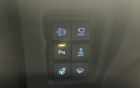 Toyota Land Cruiser Prado 150 рестайлинг 2, 2019 год, 5 520 000 рублей, 16 фотография