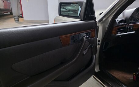 Mercedes-Benz S-Класс, 1985 год, 10 000 000 рублей, 7 фотография