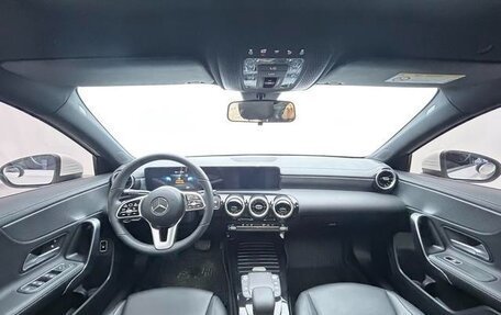 Mercedes-Benz A-Класс, 2022 год, 2 100 000 рублей, 8 фотография