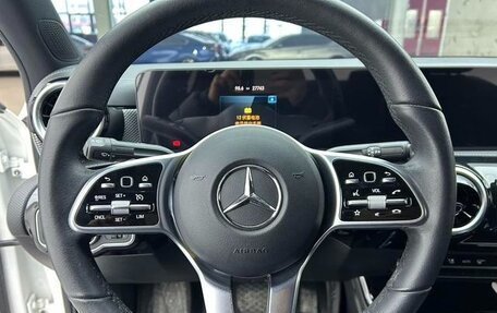 Mercedes-Benz A-Класс, 2022 год, 2 100 000 рублей, 13 фотография