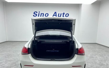 Mercedes-Benz A-Класс, 2022 год, 2 100 000 рублей, 16 фотография