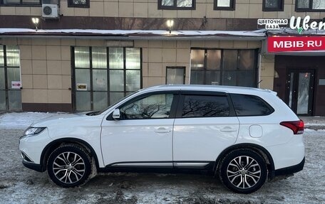 Mitsubishi Outlander III рестайлинг 3, 2015 год, 1 650 000 рублей, 5 фотография
