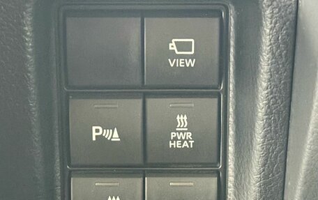 Toyota Land Cruiser Prado 150 рестайлинг 2, 2018 год, 4 450 000 рублей, 16 фотография