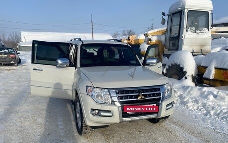 Mitsubishi Pajero IV, 2020 год, 4 980 000 рублей, 8 фотография