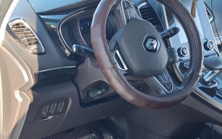 Renault Espace V рестайлинг, 2016 год, 1 499 000 рублей, 10 фотография