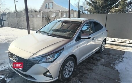 Hyundai Solaris II рестайлинг, 2021 год, 1 850 000 рублей, 2 фотография