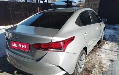 Hyundai Solaris II рестайлинг, 2021 год, 1 850 000 рублей, 4 фотография