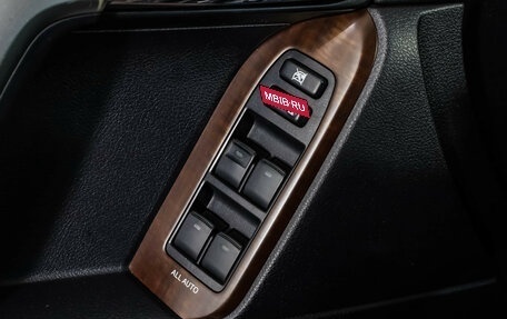 Toyota Land Cruiser Prado 150 рестайлинг 2, 2014 год, 2 989 000 рублей, 21 фотография