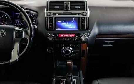 Toyota Land Cruiser Prado 150 рестайлинг 2, 2014 год, 2 989 000 рублей, 13 фотография