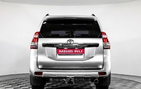 Toyota Land Cruiser Prado 150 рестайлинг 2, 2014 год, 2 989 000 рублей, 8 фотография