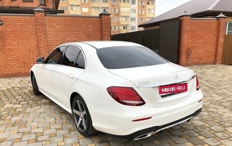 Mercedes-Benz E-Класс, 2017 год, 3 550 000 рублей, 1 фотография