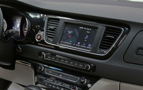 KIA Carnival III, 2018 год, 2 195 000 рублей, 8 фотография