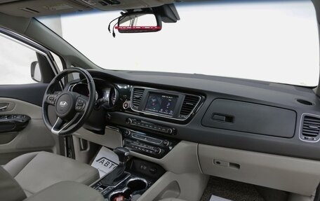 KIA Carnival III, 2018 год, 2 195 000 рублей, 6 фотография