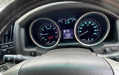 Toyota Land Cruiser 200, 2008 год, 2 300 000 рублей, 8 фотография