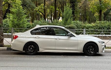 BMW 3 серия, 2012 год, 1 900 000 рублей, 18 фотография