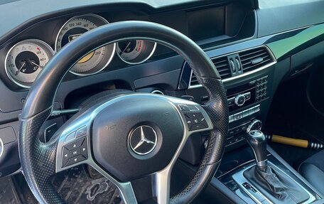 Mercedes-Benz C-Класс, 2011 год, 1 200 000 рублей, 9 фотография