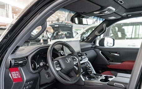 Toyota Land Cruiser, 2025 год, 16 800 000 рублей, 7 фотография